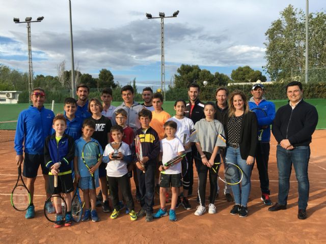 El equipo de la Escuela de Tenis del Polideportivo de San Javier se convierte en el ganador del Circuito regional de Tenis Amateur