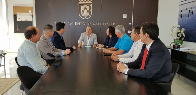 Comunidad y Ayuntamiento impulsan medidas de transporte que fomenten la actividad turística y la conectividad de San Javier