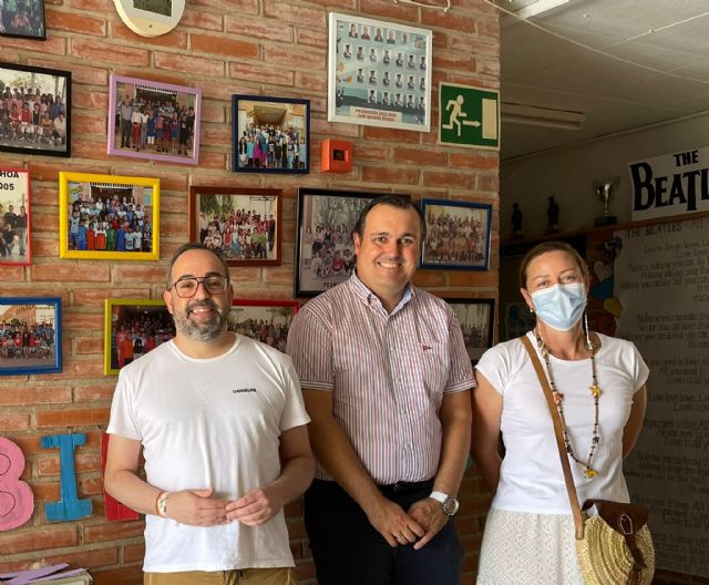 El concejal de Educación, David Martínez visita el CEIP 'Severo Ochoa'