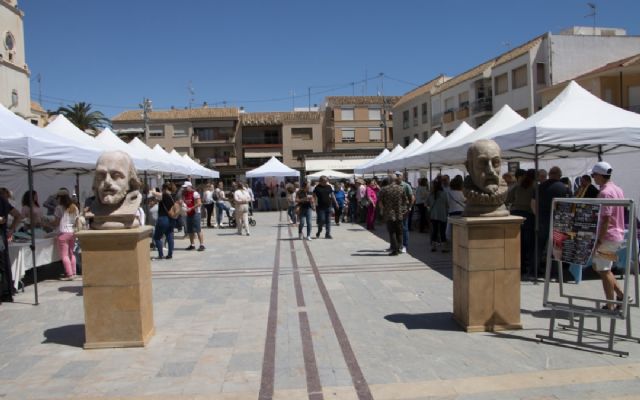Más de 30 autores locales participaron en la I Feria de Autores Locales de San Javier