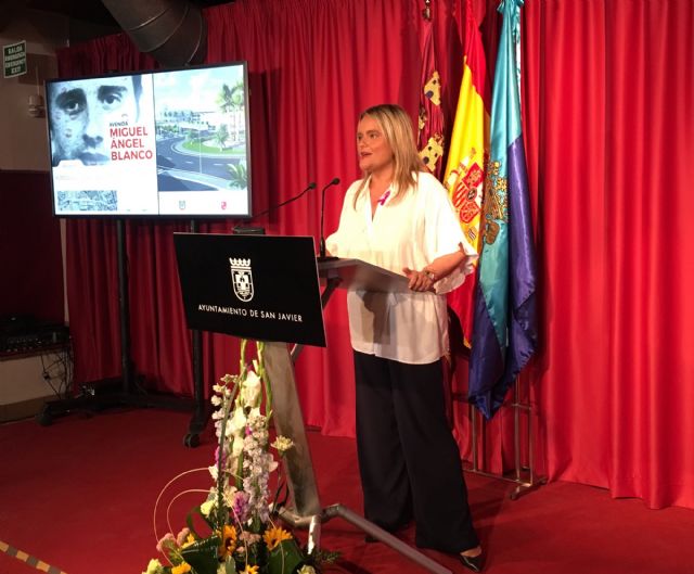 María del Mar Blanco reivindica la unidad social del 'espíritu de Ermua' en la inauguración de una avenida dedicada a su hermano Miguel Ángel Blanco , en San Javier