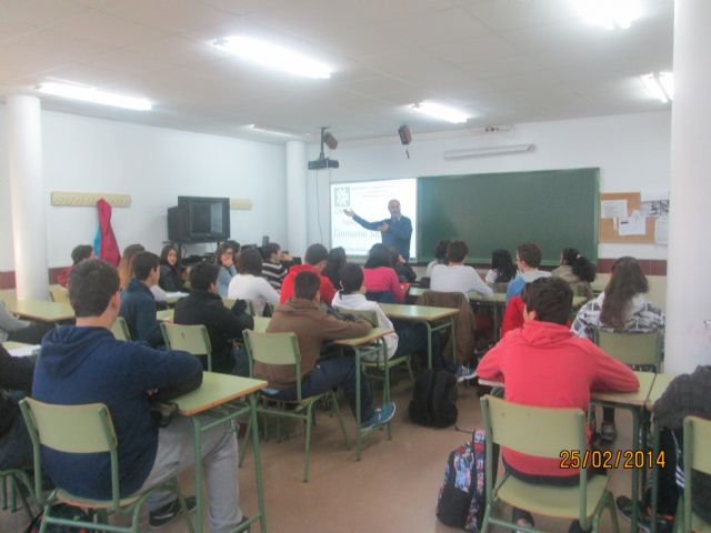 La concejalía de Consumo lleva la formación de consumo a los centros docentes