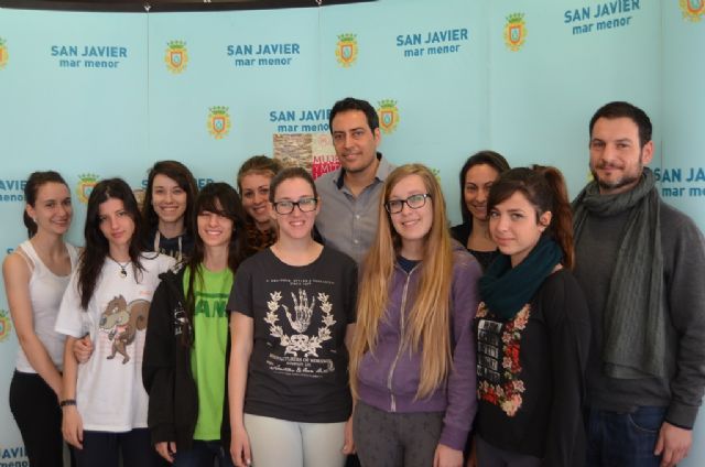 Alumnas del bachillerato de Arte reivindican el papel de la mujer en el arte con una exposición en el Museo municipal