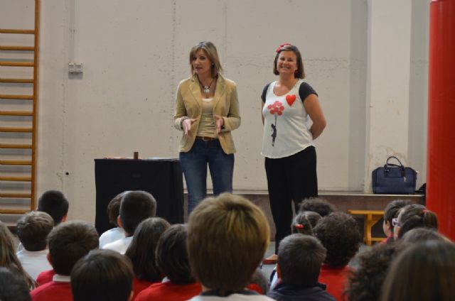 Los cuentacuentos por la Igualdad de Género llegaron a cientos de niños en los colegios del municipio