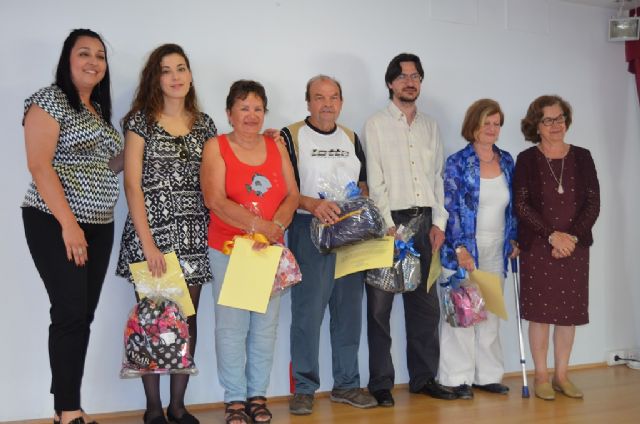 Servicios Sociales agradece la labor de los voluntarios en la clausura de los talleres de los Centros de Mayores