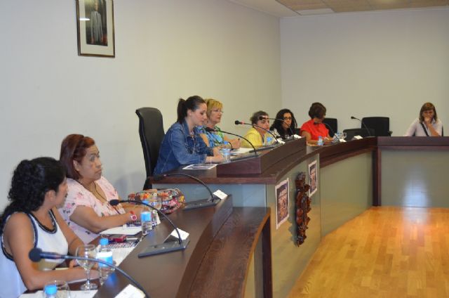 Mujeres de distinta nacionalidad comparten sus historia en la jornada Mujeres del Mundo