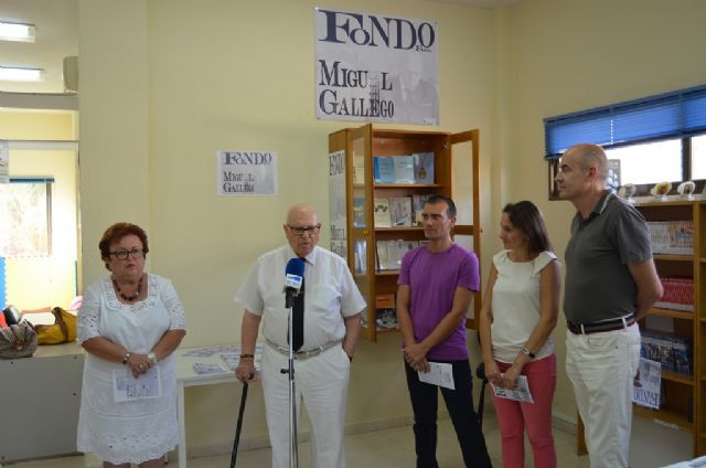 El Fondo Bibliográfico 'Miguel Gallego' ya está disponible en su totalidad en la biblioteca de Santiago de la Ribera
