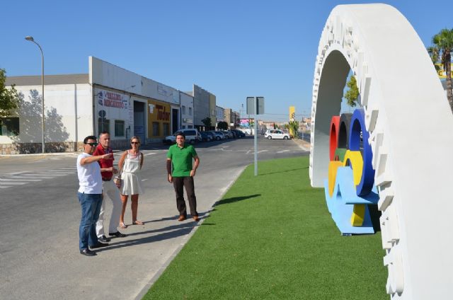 El Ayuntamiento mejora la pavimentación y seguridad vial y peatonal en un tramo especialmente concurrido de la avenida Pintar