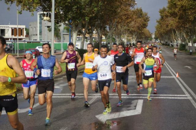 El murciano, Fernando Villegas y la gallega Cristina González se impusieron en la Media Maratón 'Villa de San Javier'
