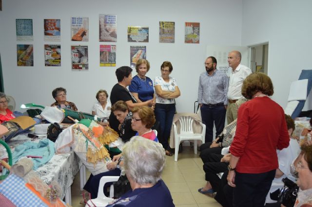 La Asociación de Encajeras de Bolillo dispone de más espacio para acoger a su más de cincuenta asociadas