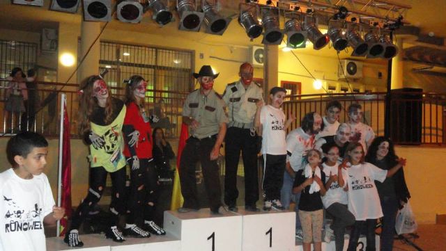 Zombies, obstáculos, sorpresas aterradoras y mucha adrenalina en la II Runoween  mañana en Santiago de la Ribera