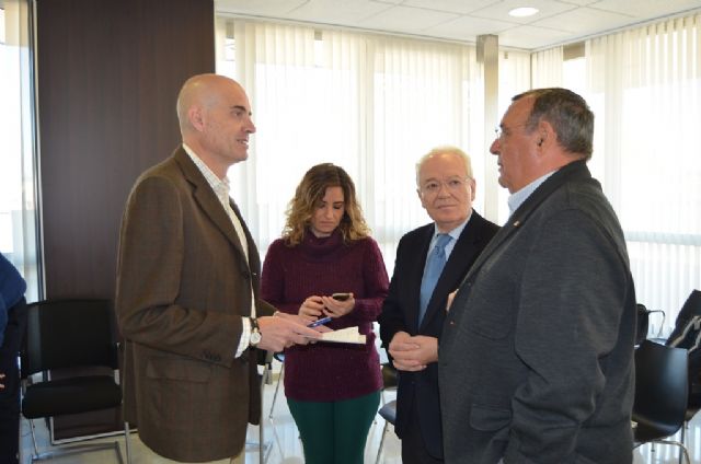 El Ayuntamiento firma convenios de colaboración con Cruz Roja y Proyecto Hombre
