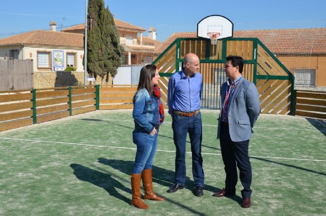 Pozo Aledo disfruta ya la una pista multideporte en el centro de la localidad que demandaban los vecinos