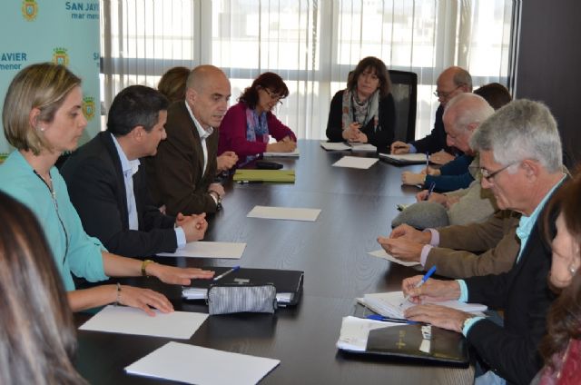 El director general de Planificación Educativa se reúne con los directores de colegios de San Javier