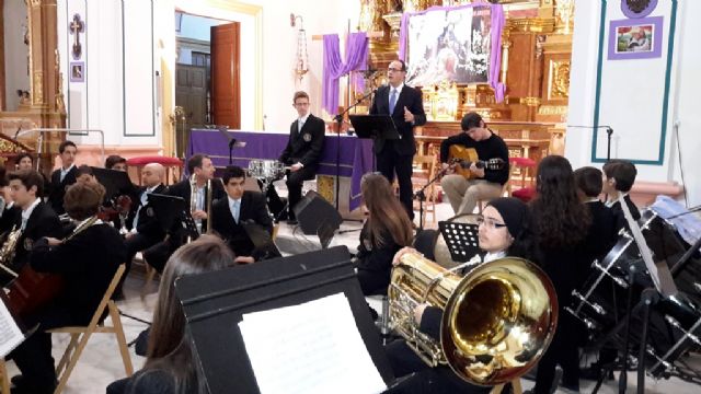 La Semana Santa inunda la iglesia de San Javier