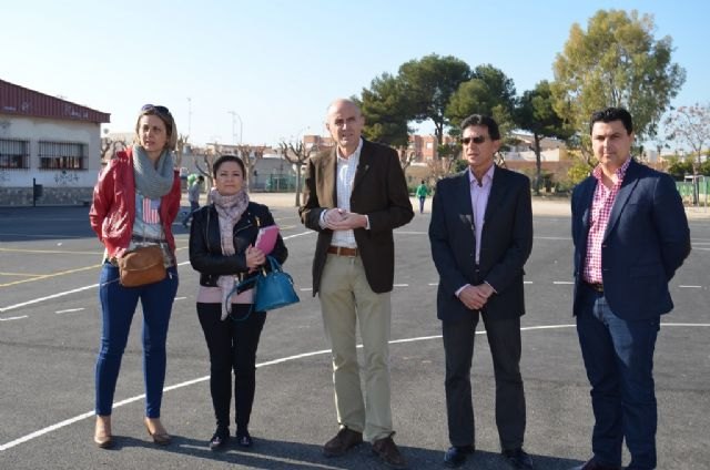 Educación remodela una de las pistas deportivas del Centro de Educación Infantil y Primaria La Paz de San Javier