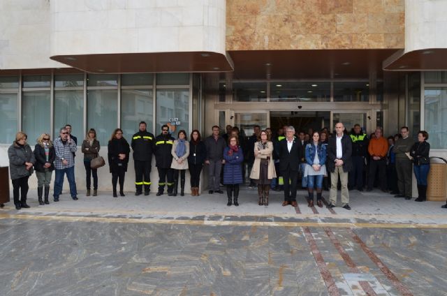 Minuto de silencio por las víctimas del accidente aéreo