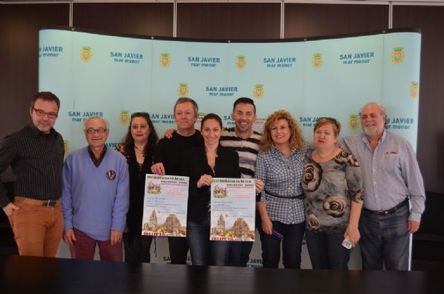 Los grupos locales de teatro y coros y danzas se unen por primera vez para  presentar el espectáculo sobre costumbres murcianas 'Arrejuntaerra en la era'