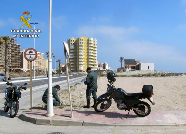 La Guardia Civil imputa a una persona por la roturación de una parcela malogrando vegetales silvestres protegidos