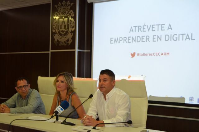 Una treintena de posibles emprendedores se interesan por internet como vía de desarrollo comercial