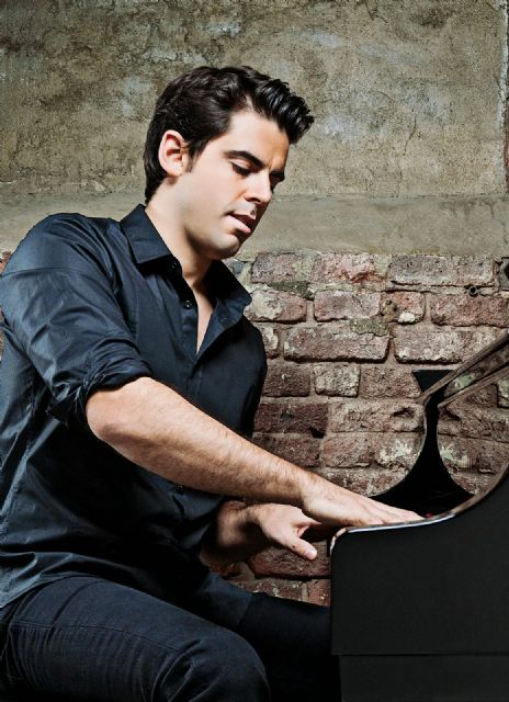 Jazz San Javier presenta el estreno en España del cantante y pianista norteamericano Tony DeSare y una producción propia, también estreno nacional, del grupo Flamencuba con Antonio Carmona como cantante invitado