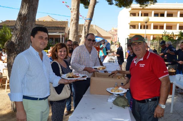 El 'desayuno inglés' de Roda atrae en dos horas a más de 400 personas