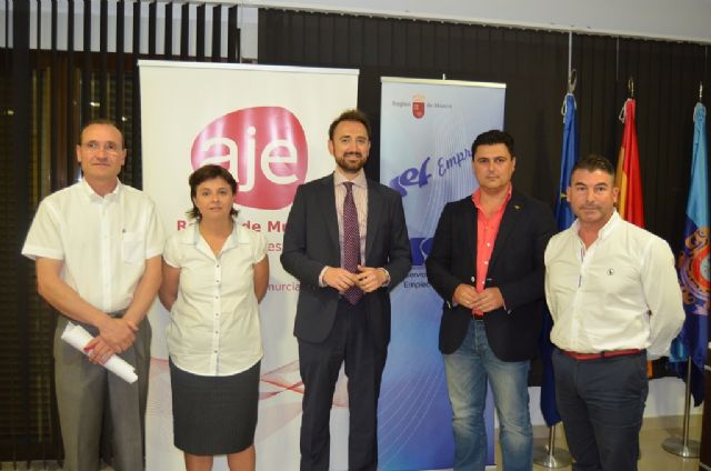 El alcalde, José Miguel Luengo  destaca el papel de los jóvenes empresarios en la recuperación económica