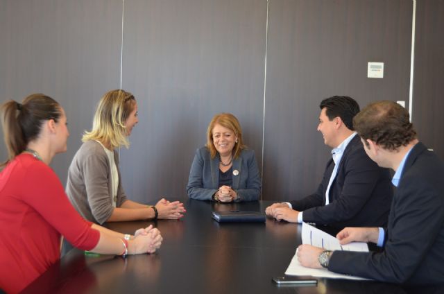 La consejera de Educación anuncia en su visita a San Javier  la ampliación del IES 'Mar Menor' en 2017