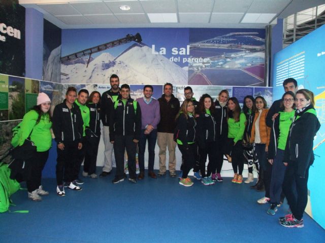 Los alumnos del programa de Formación y Empleo completan su formación con una visita didáctica al parque regional de las Salinas