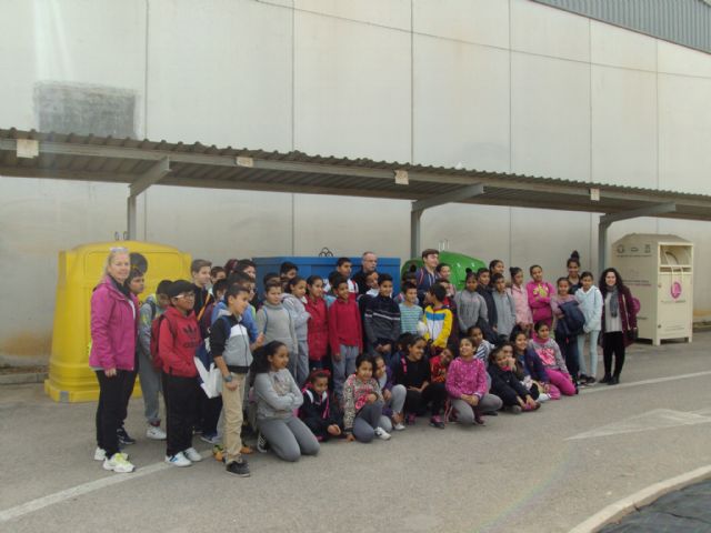 Alumnos del colegio Severo Ochoa visitan el Ecoparque municipal