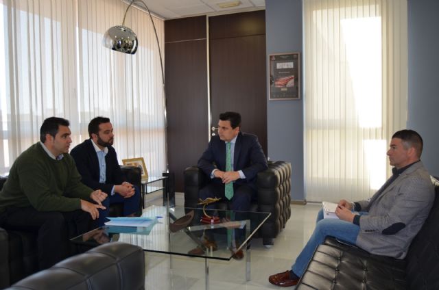 Ayuntamiento y Hostecar colaborarán para favorecer el desarrollo y crecimiento empresarial en el municipio