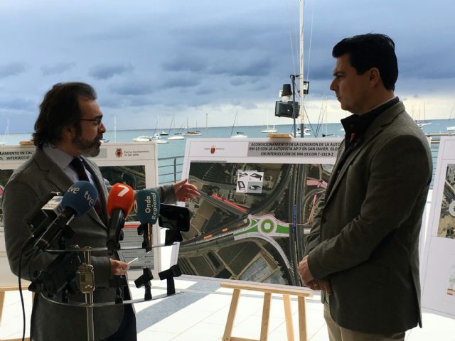 El consejero de Fomento, Pedro Rivera y el alcalde José Miguel Luengo presentan tres actuaciones de mejora de carreteras en San Javier con una inversión de 4,2 millones de euros
