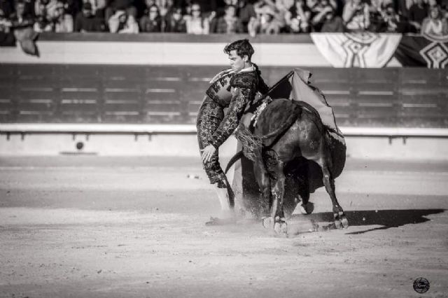 El alcalde recibe Ramón Serrano, el joven novillero de San Javier que ya triunfa en las plazas