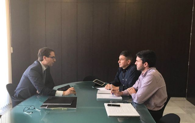 La consejería de Fomento colaborará con el Ayuntamiento de San Javier para mejorar el servicio de autobús entre San Javier y todas las pedanías del municipio