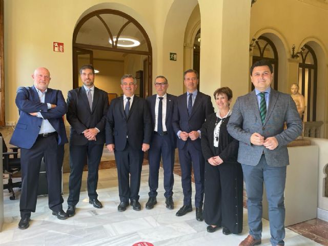 El Gobierno regional ampliará las instalaciones deportivas en el campus de la Universidad de Murcia en San Javier