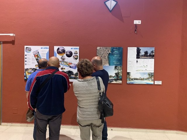 La exposición con los proyectos presentados al concurso de ideas para remodelar el Parque Príncipe de Asturias llega a Santiago de la Ribera