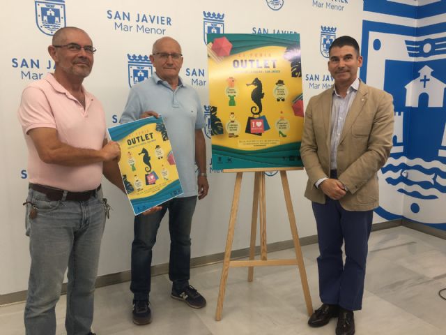 El Outlet de Santiago de la Ribera llenará de descuentos y animación el puente del Día de la Región