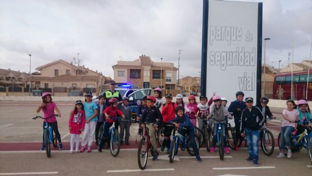 La Policía Local intensifica su labor formativa y de prevención