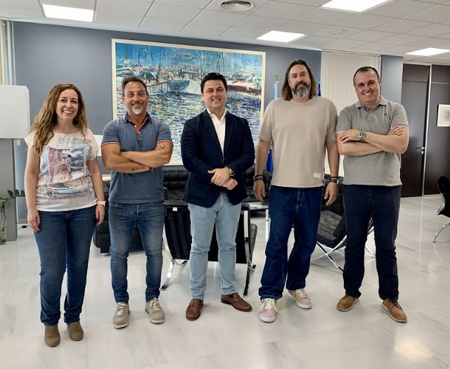 El Ayuntamiento firma un convenio con la Asociación educativa Pioneros de la Aviación