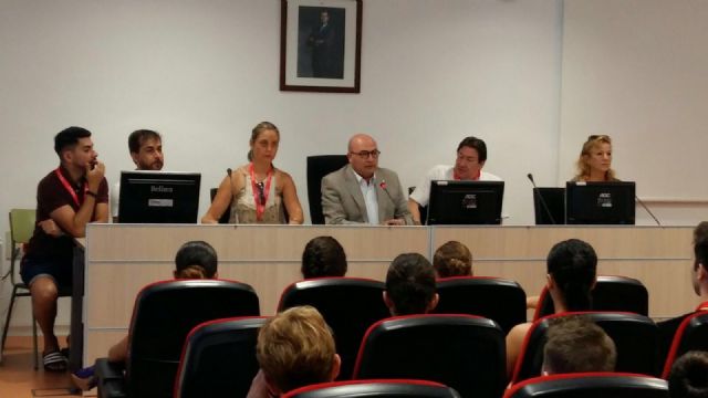El Campus de San Javier acoge las I Jornadas Internacionales 'La Danza y el Mar' con la asistencia del bailarín y coreógrafo José Antonio, ex director del Ballet Nacional de Danza