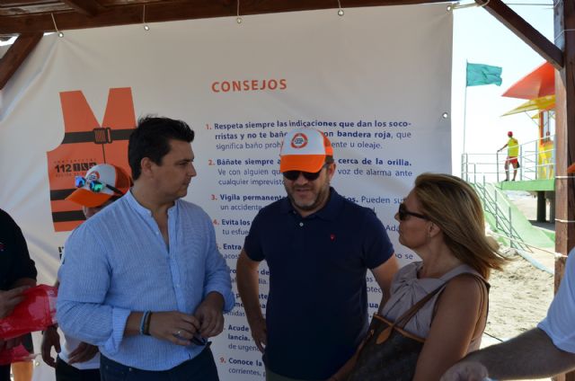 La campaña 'Disfruta de un baño seguro' llegó a la playa Barnuevo