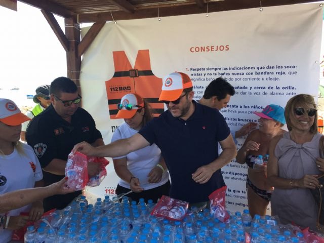 Presidencia presenta la campaña ´Disfruta de un baño seguro´ en San Javier