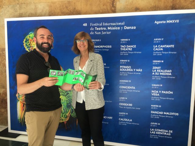 Reunión en San Javier entre la directora general del ICA, Marta López-Briones y el concejal de Cultura, David Martínez