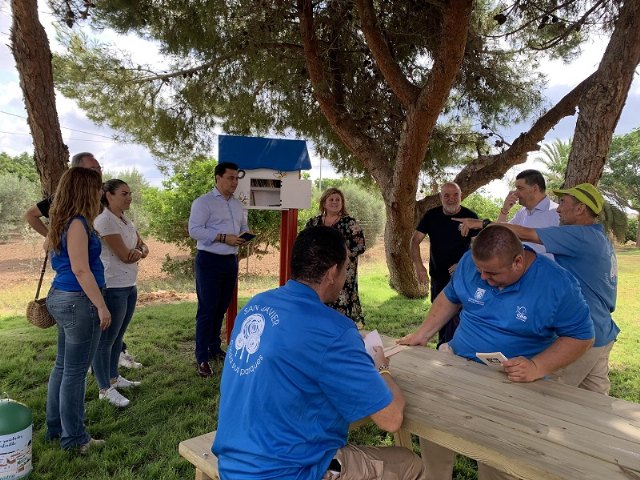 San Javier estrena la primera biblioteca en una zona verde