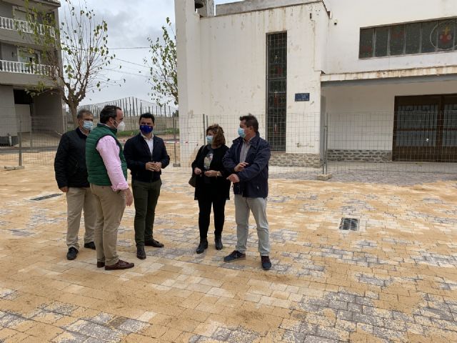La nueva plaza de Pozo Aledo estará finalizada en un mes