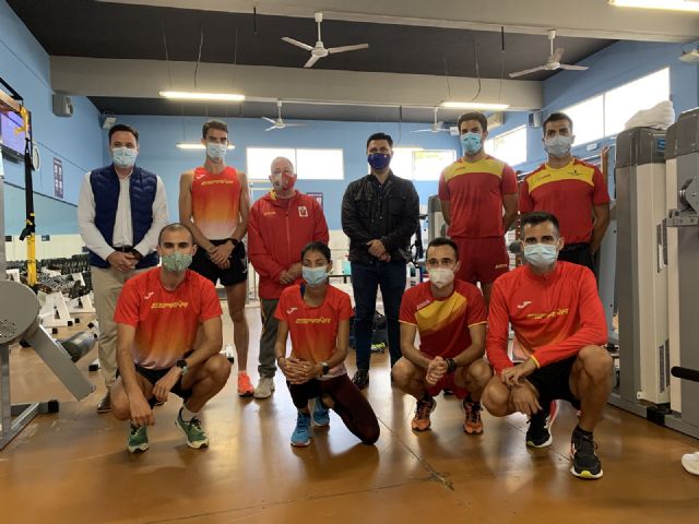 Los marchadores de la Selección de atletismo de España entrenan en San Javier