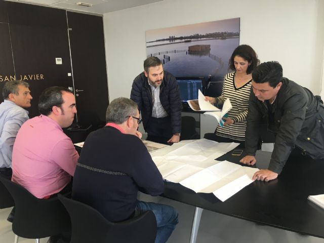 El alcalde, José Miguel Luengo  y el director general del Agua, Sebastián Delgado participan en una reunión técnica sobre obras y proyectos contra inundaciones en el municipio