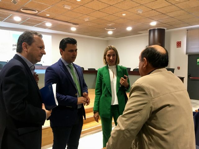 La directora general de Energía presenta en San Javier las ayudas a empresas para la mejora de la eficiencia energética y el uso de energías renovables