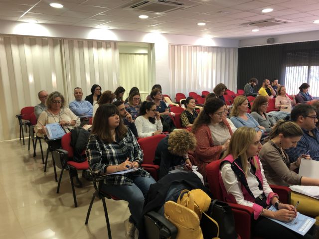 San Javier profundiza en el Trabajo en red para la atención de personas y familias