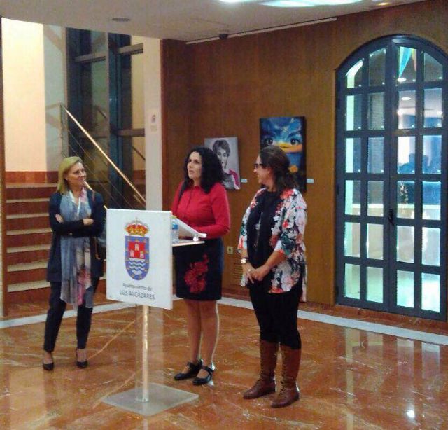 Los alumnos del taller municipal de pintura exponen en Los Alcázares